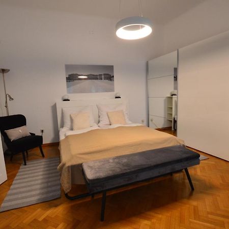 Apartment Penzing Wien Exteriör bild
